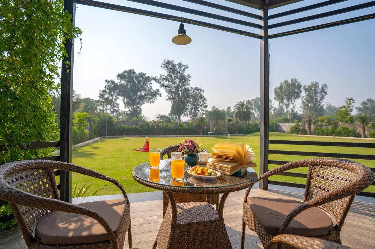 Stayvista At Le Blanc Escape W Outdoor Pool Sohna 外观 照片